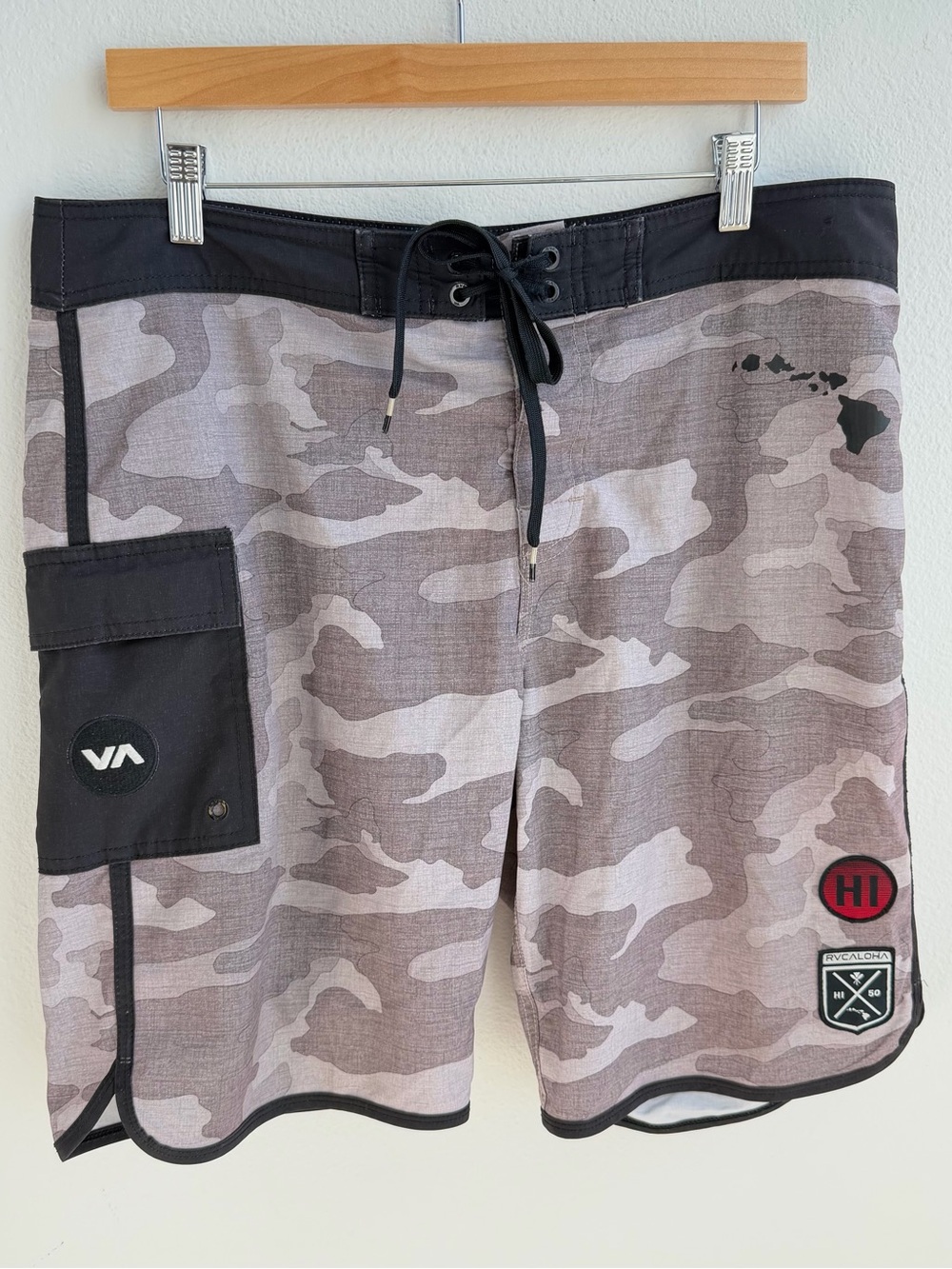 RVCA VA Hawaii Aloha Board Shorts Mens 34 Camo Performance Stretch Surf Swim